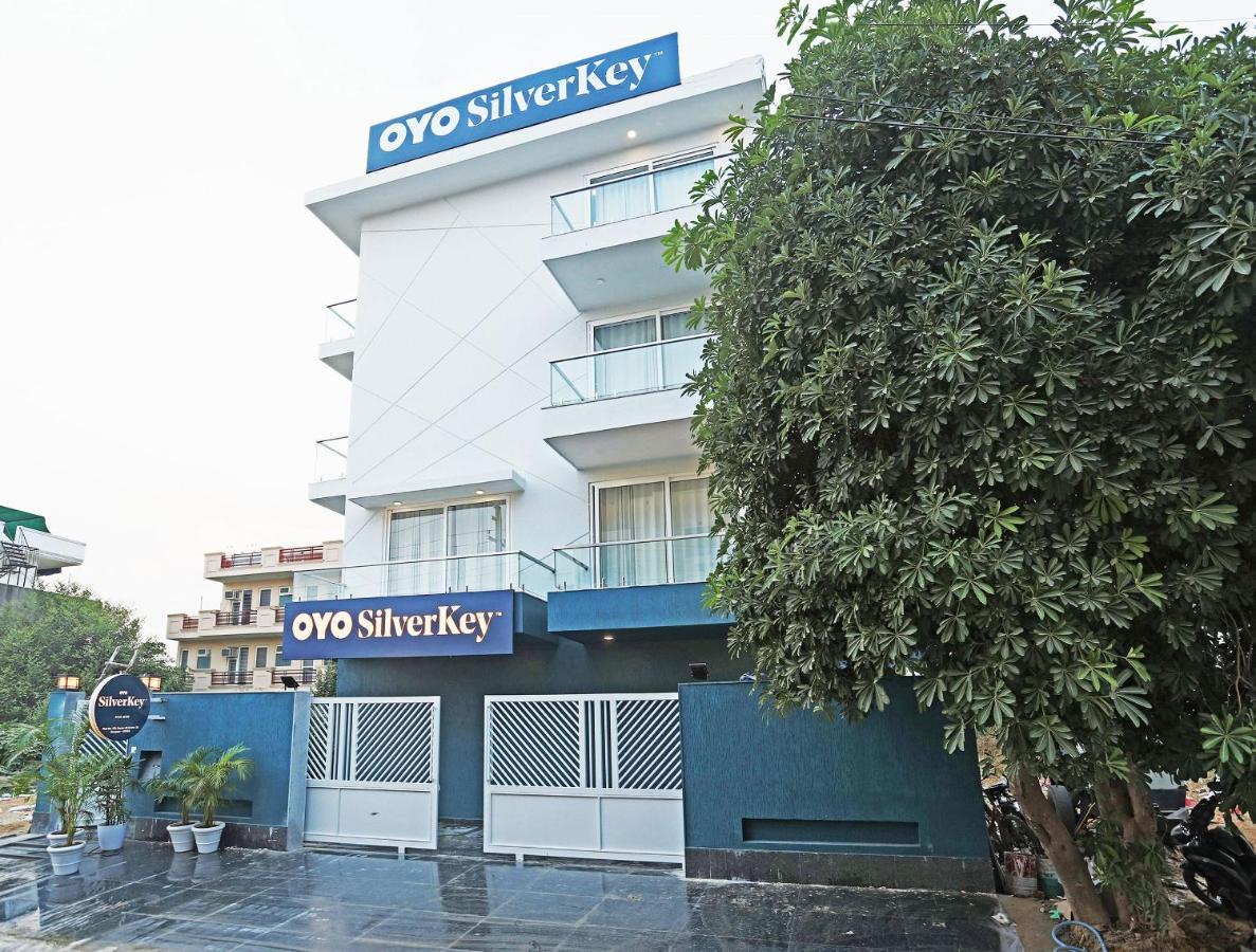 Oyo Flagship Santhi Grand Vijayawāda Exterior foto