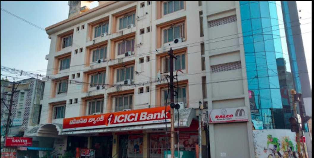Oyo Flagship Santhi Grand Vijayawāda Exterior foto